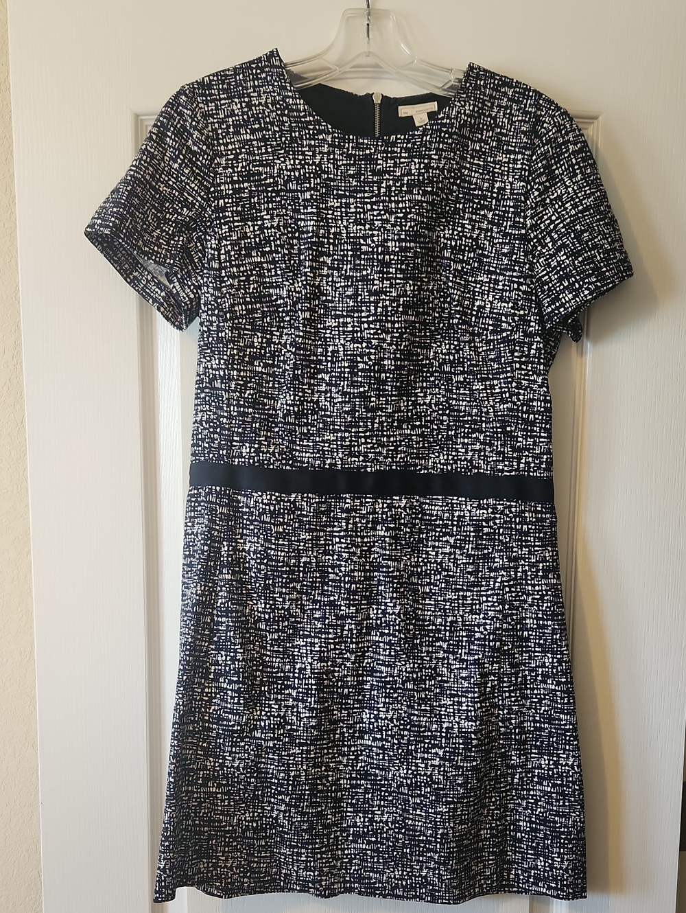 GAP Navy and White Short-Sleeve Shift Dress